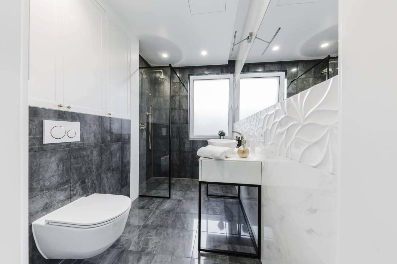 Luxury Suites Kaunas, Self-Check In 外观 照片